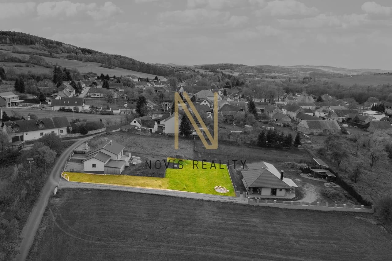 Prodej pozemku 698 m²