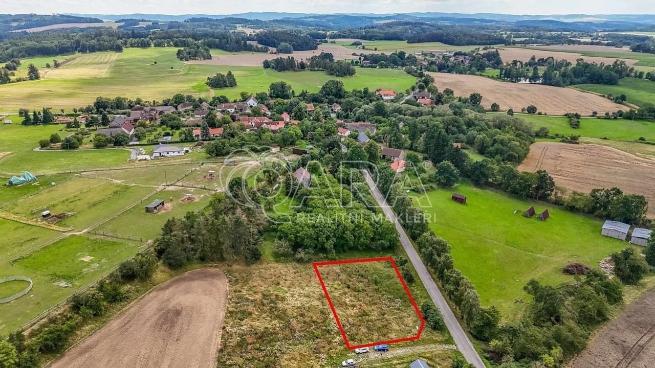 Prodej pozemku 1760 m²