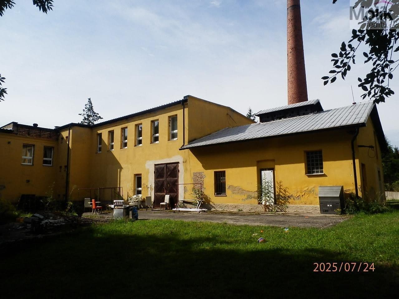 Prodej nemovitosti 1300 m²