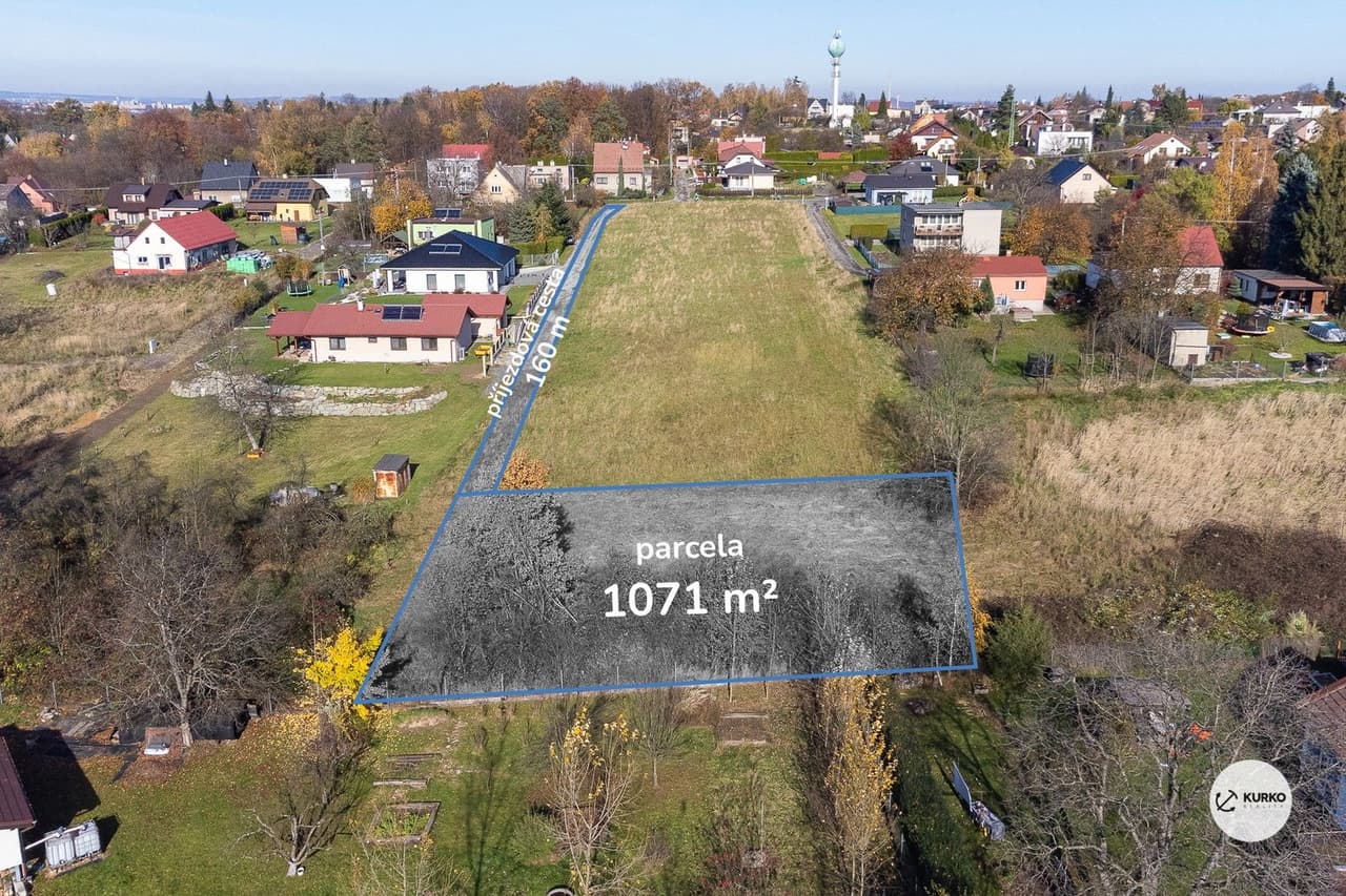 Prodej pozemku 1071 m²