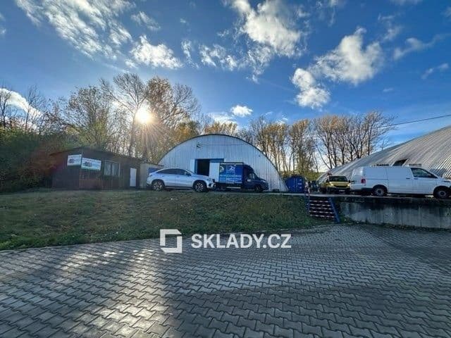 Pronájem pozemku 700 m²