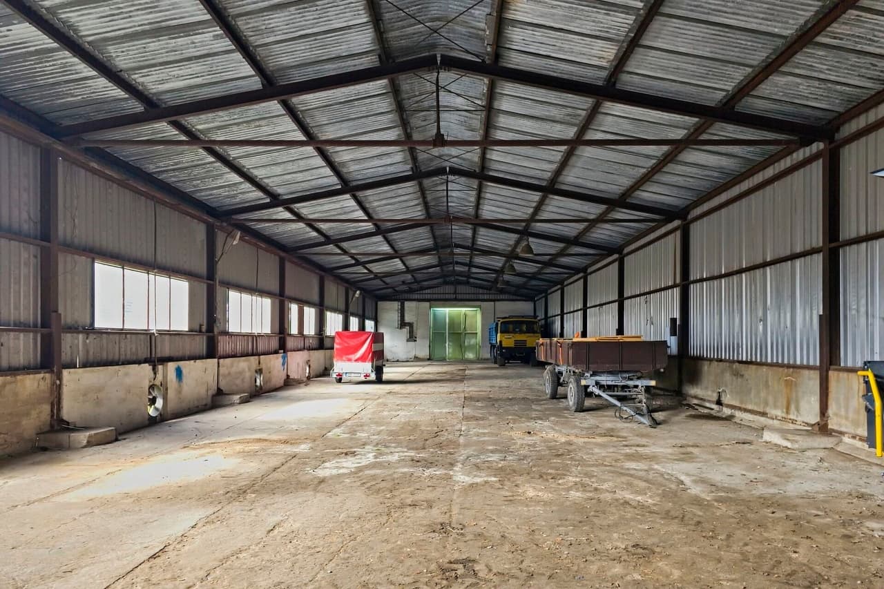 Pronájem komerčního prostoru 635 m²