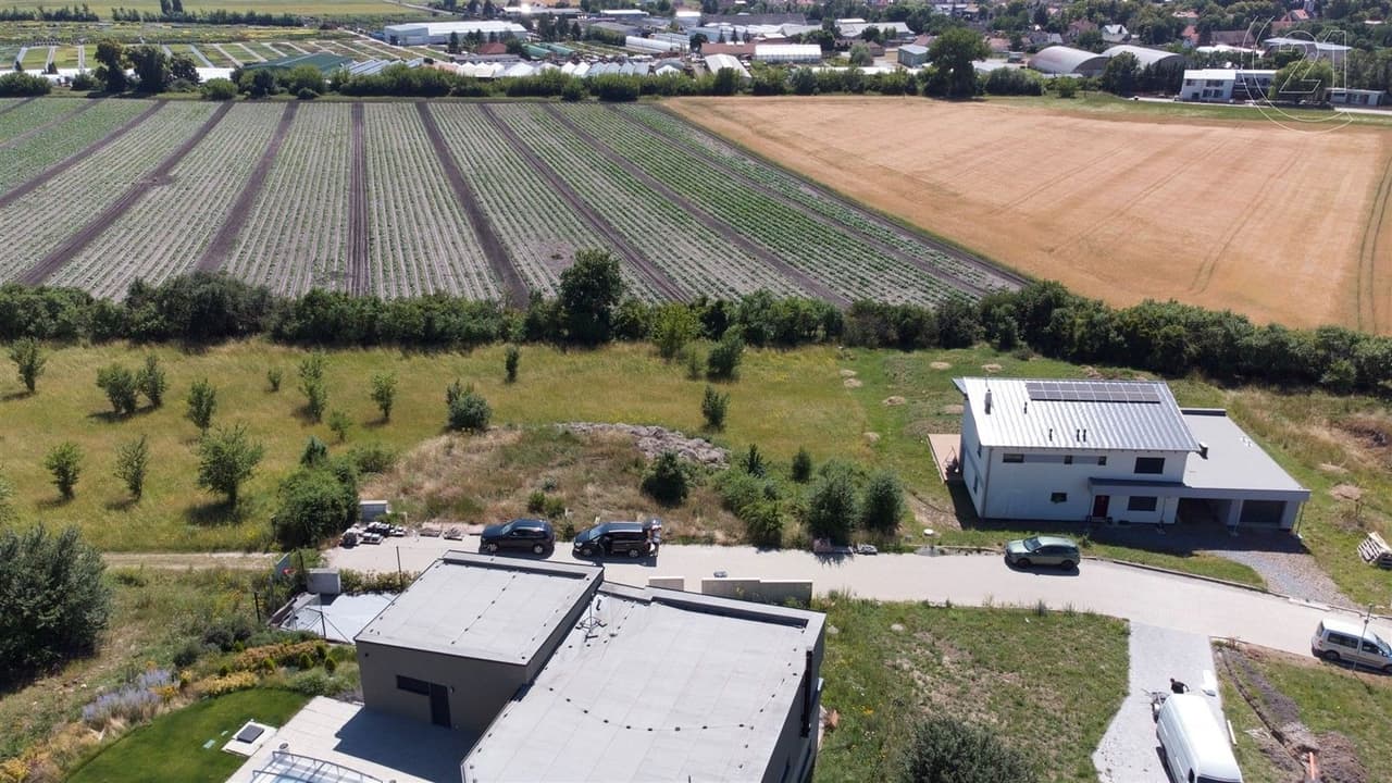 Prodej pozemku 1659 m²