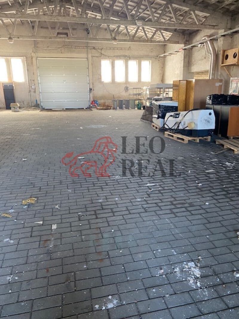 Pronájem komerčního prostoru 1850 m²