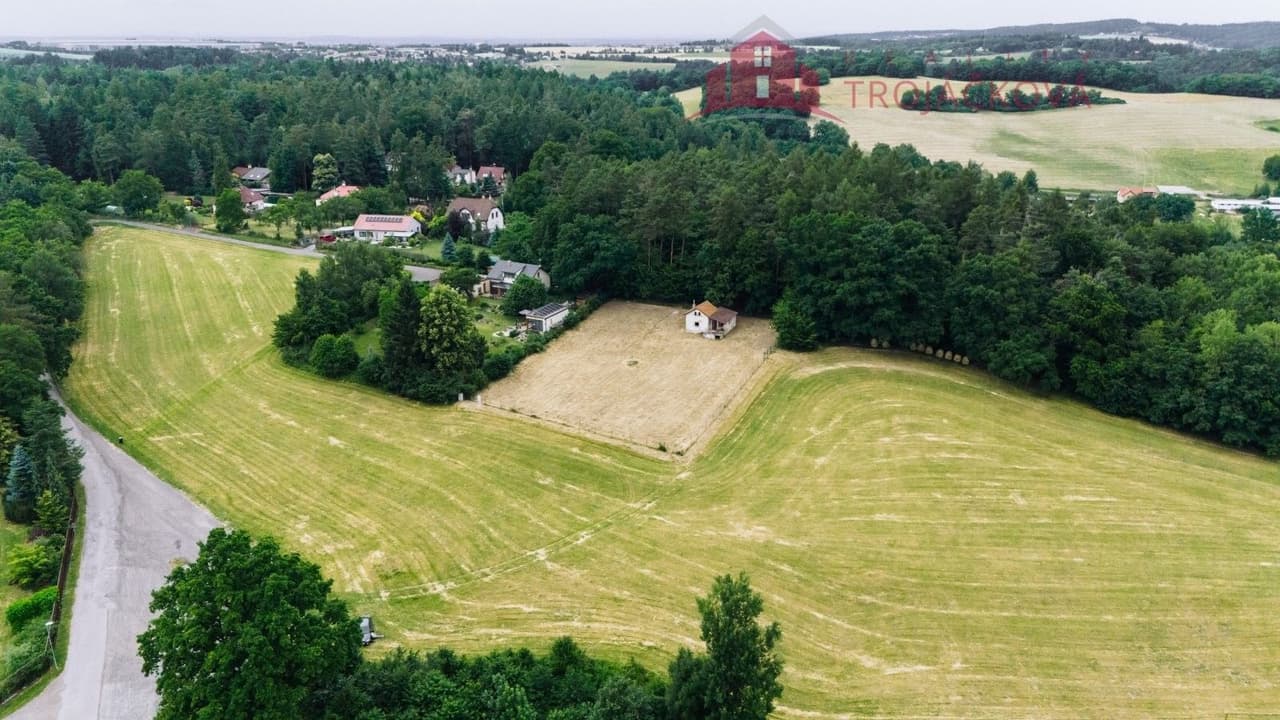 Prodej pozemku 2203 m²