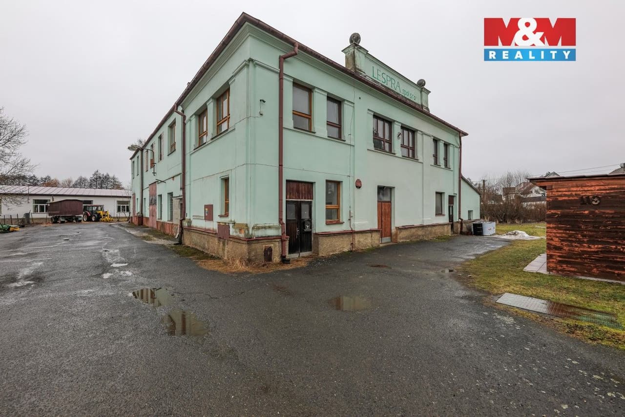 Prodej komerčního prostoru 1100 m²