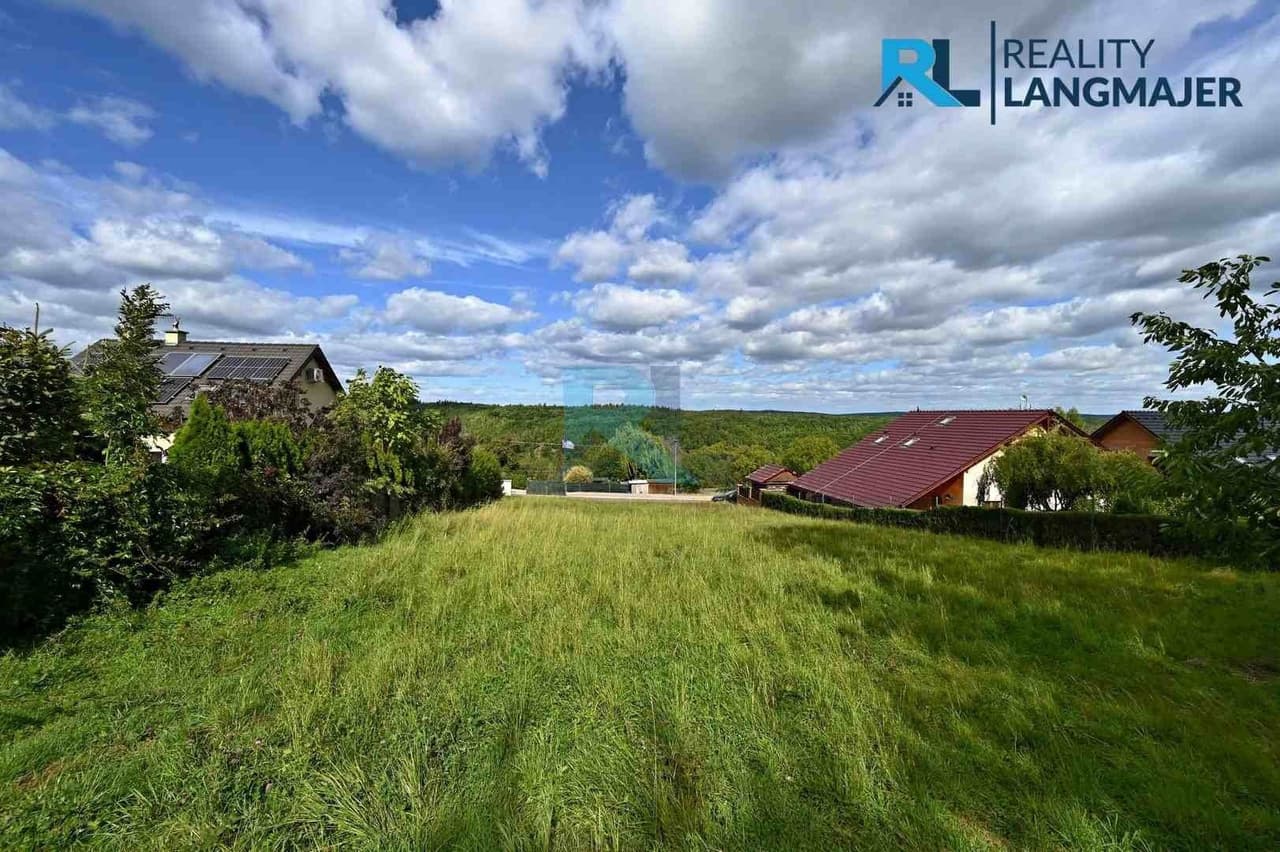 Prodej pozemku 972 m²