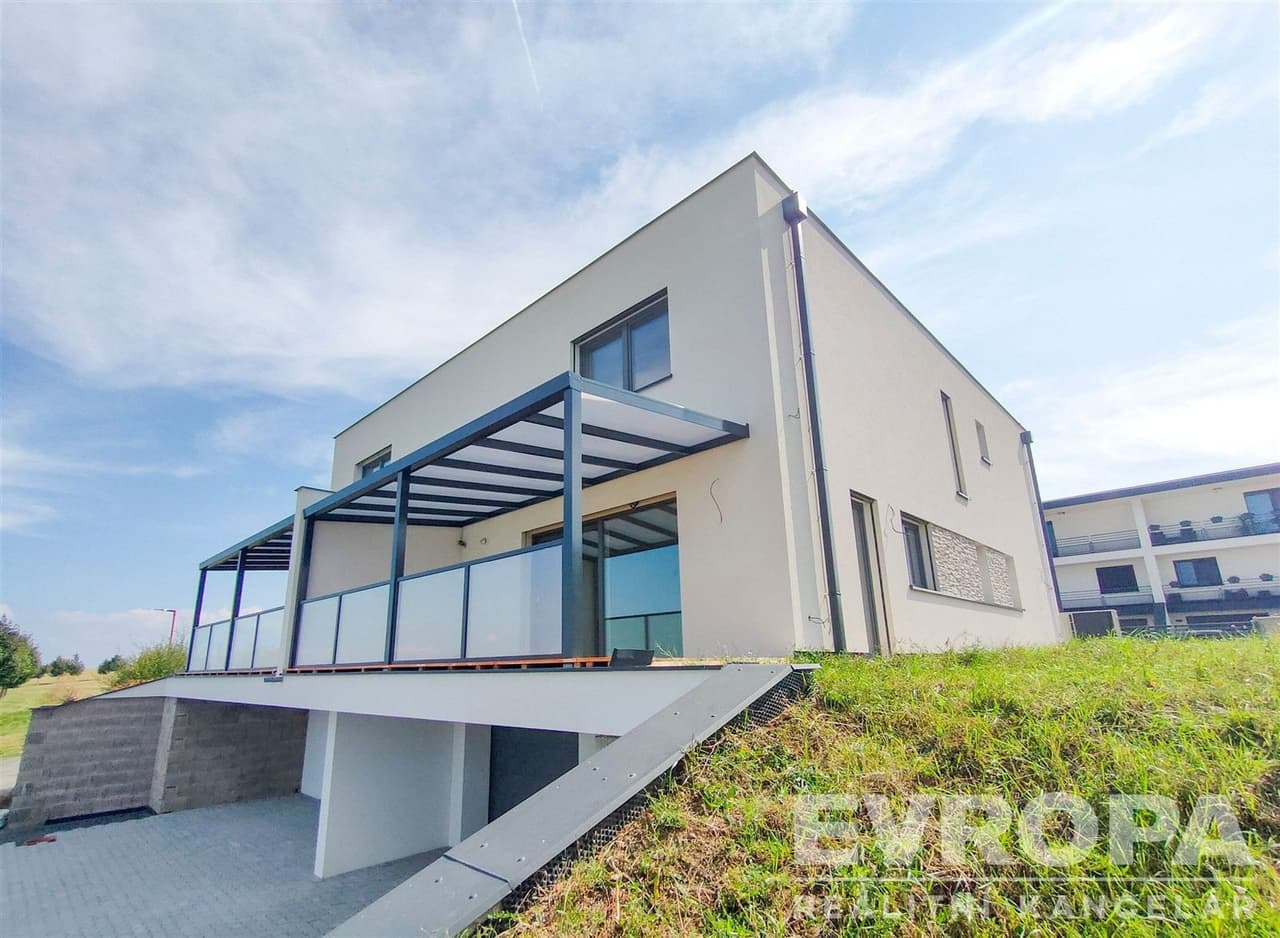 Prodej nemovitosti 210 m²