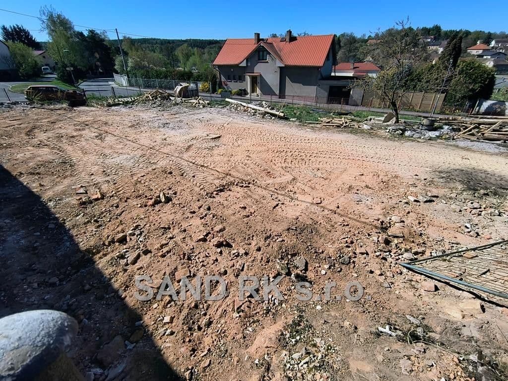 Prodej pozemku 643 m²