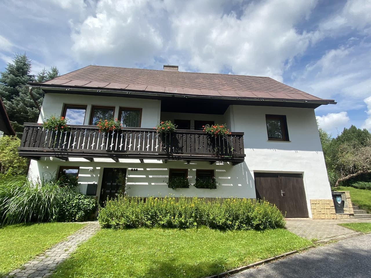 Prodej nemovitosti 200 m²