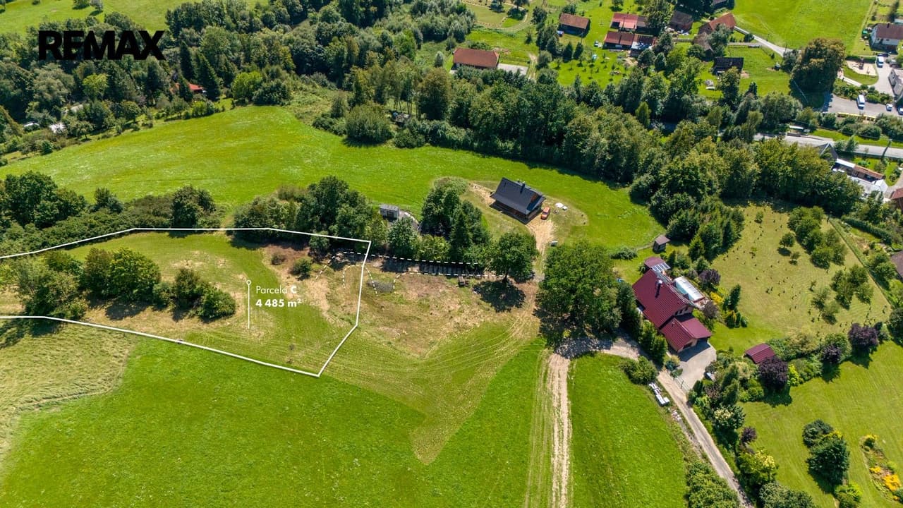 Prodej pozemku 4479 m²
