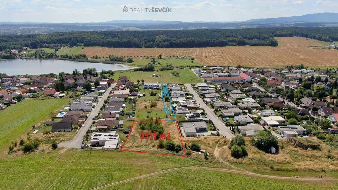 Prodej pozemku 2579 m²