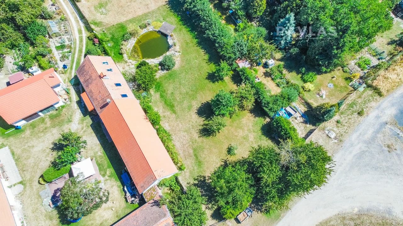 Prodej pozemku 1163 m²