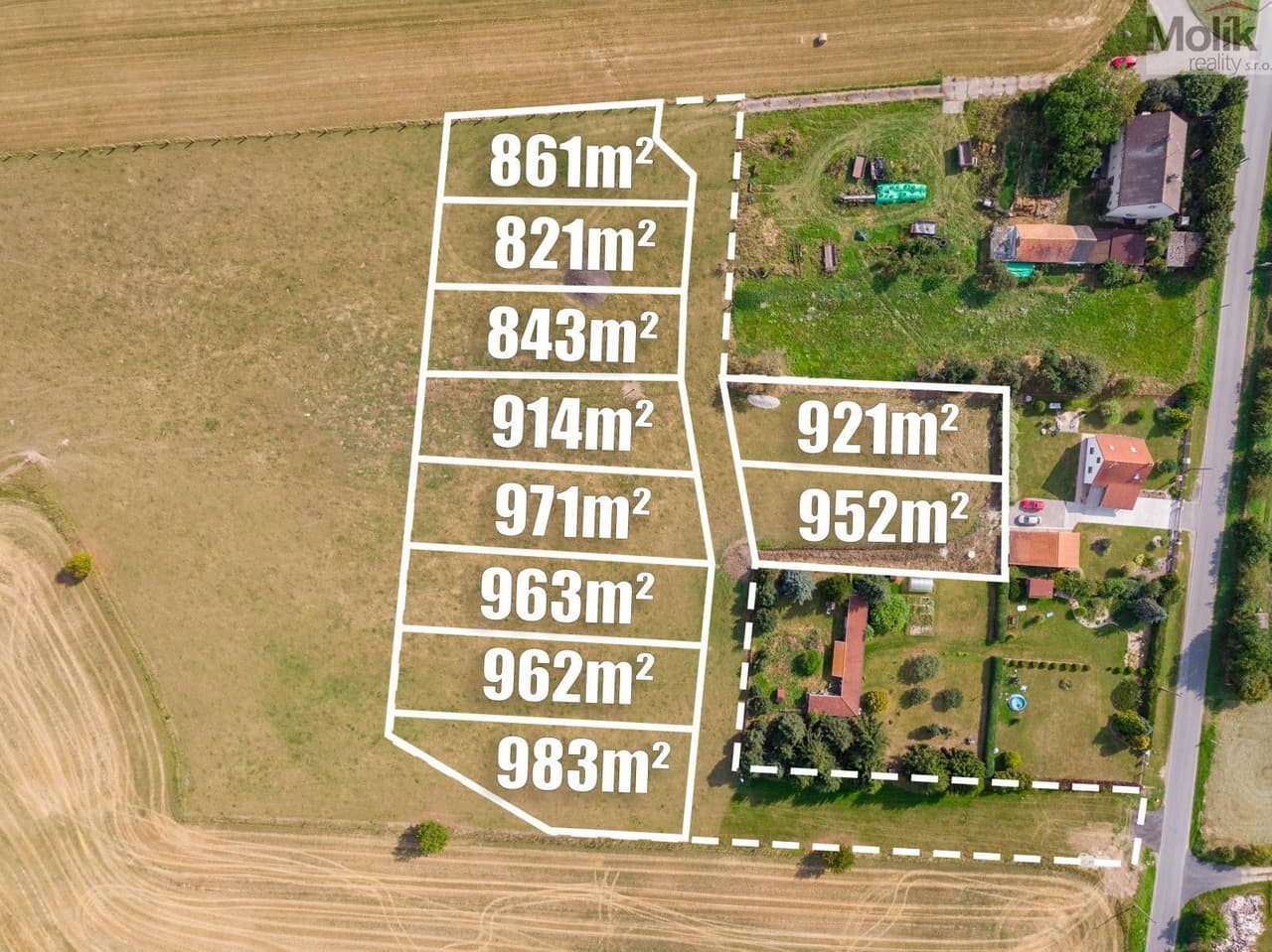 Prodej pozemku 921 m²