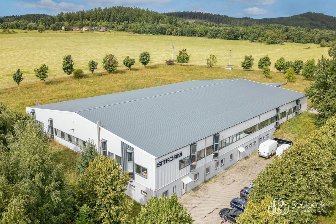 Prodej komerčního prostoru 3089 m²