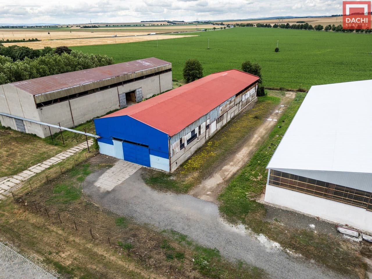 Pronájem komerčního prostoru 1100 m²