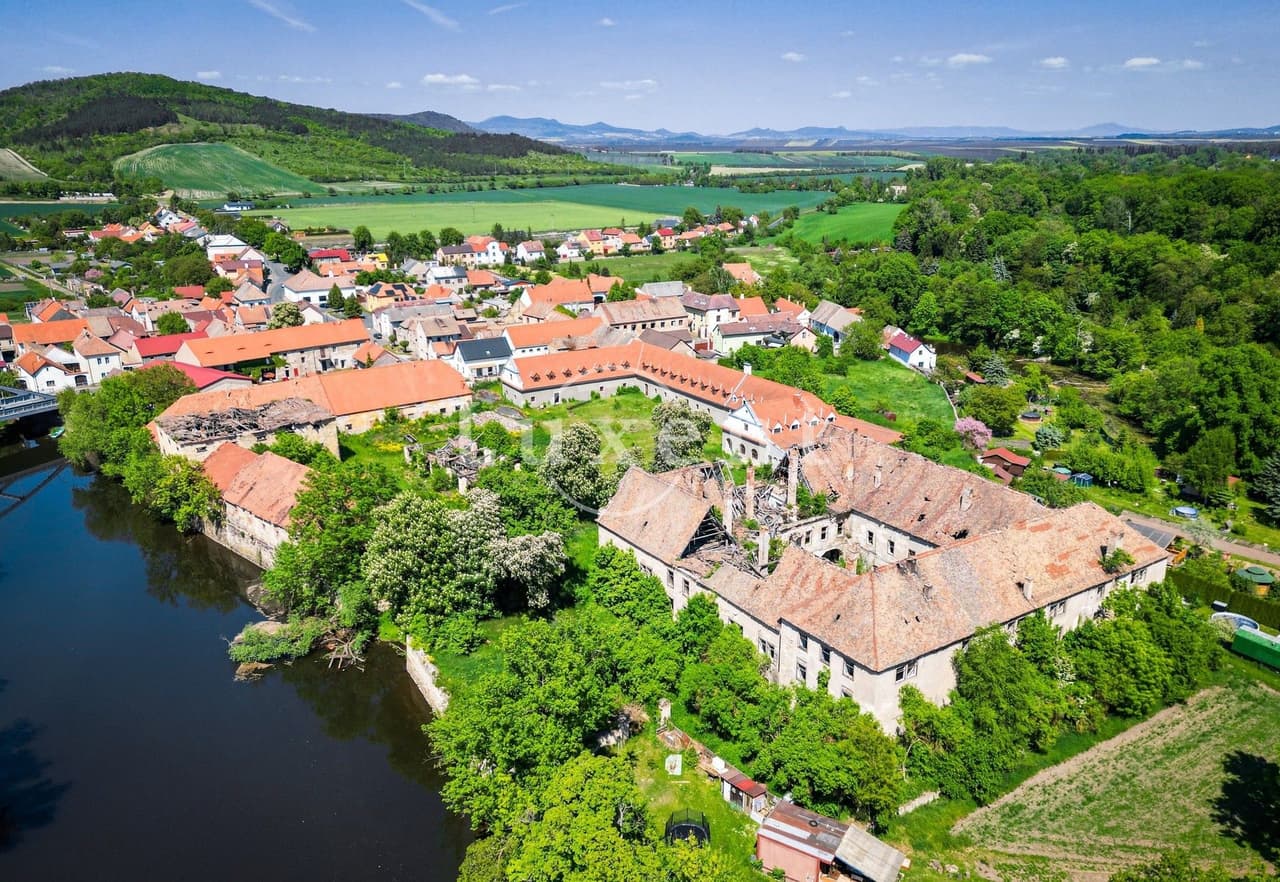 Prodej nemovitosti 5100 m²