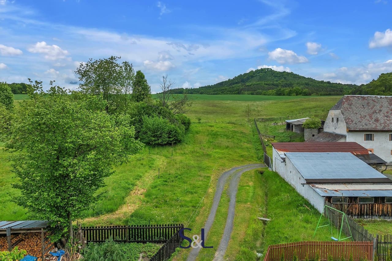 Prodej pozemku 828 m²