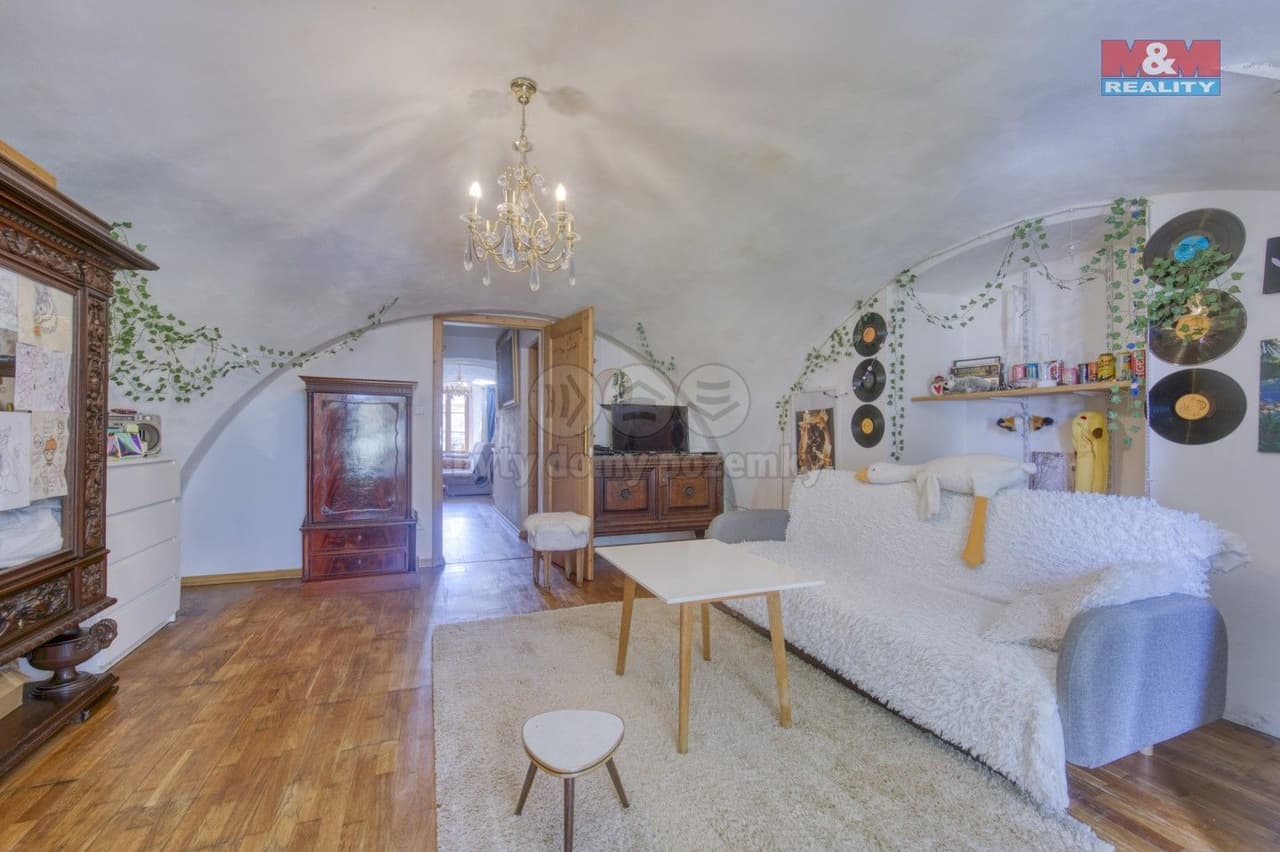Prodej komerčního prostoru 1614 m²