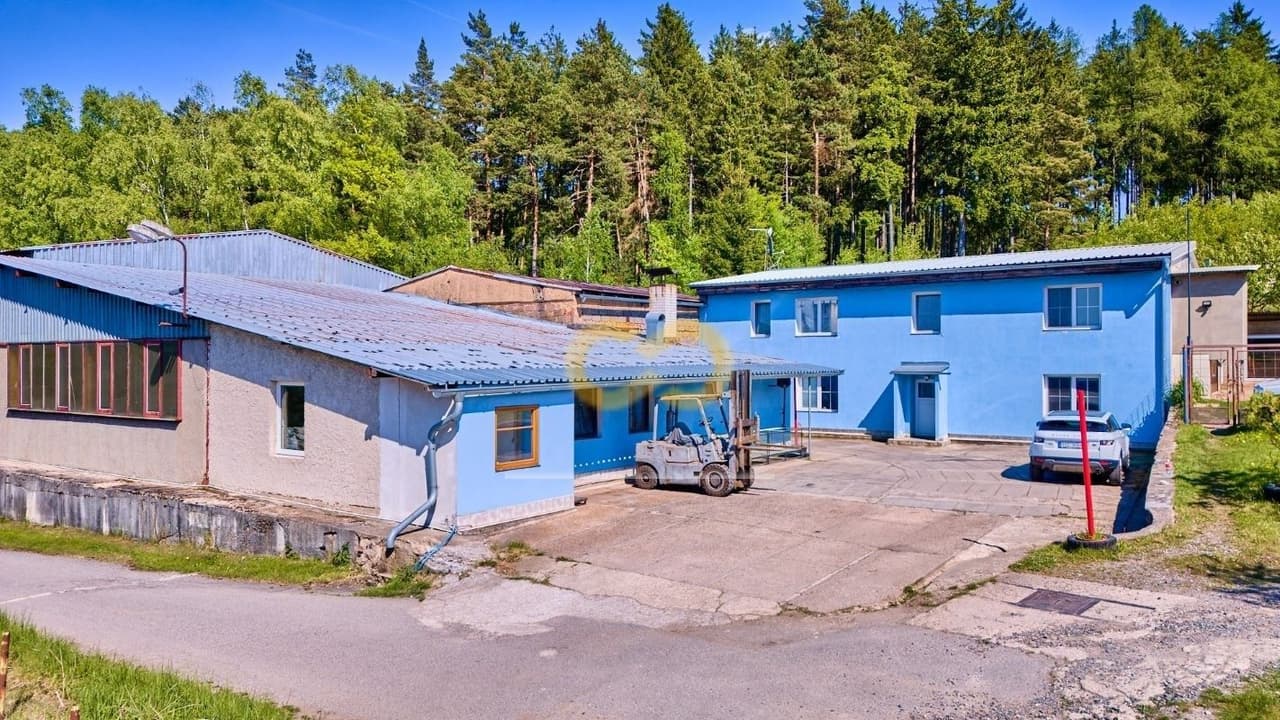 Prodej komerčního prostoru 6412 m²