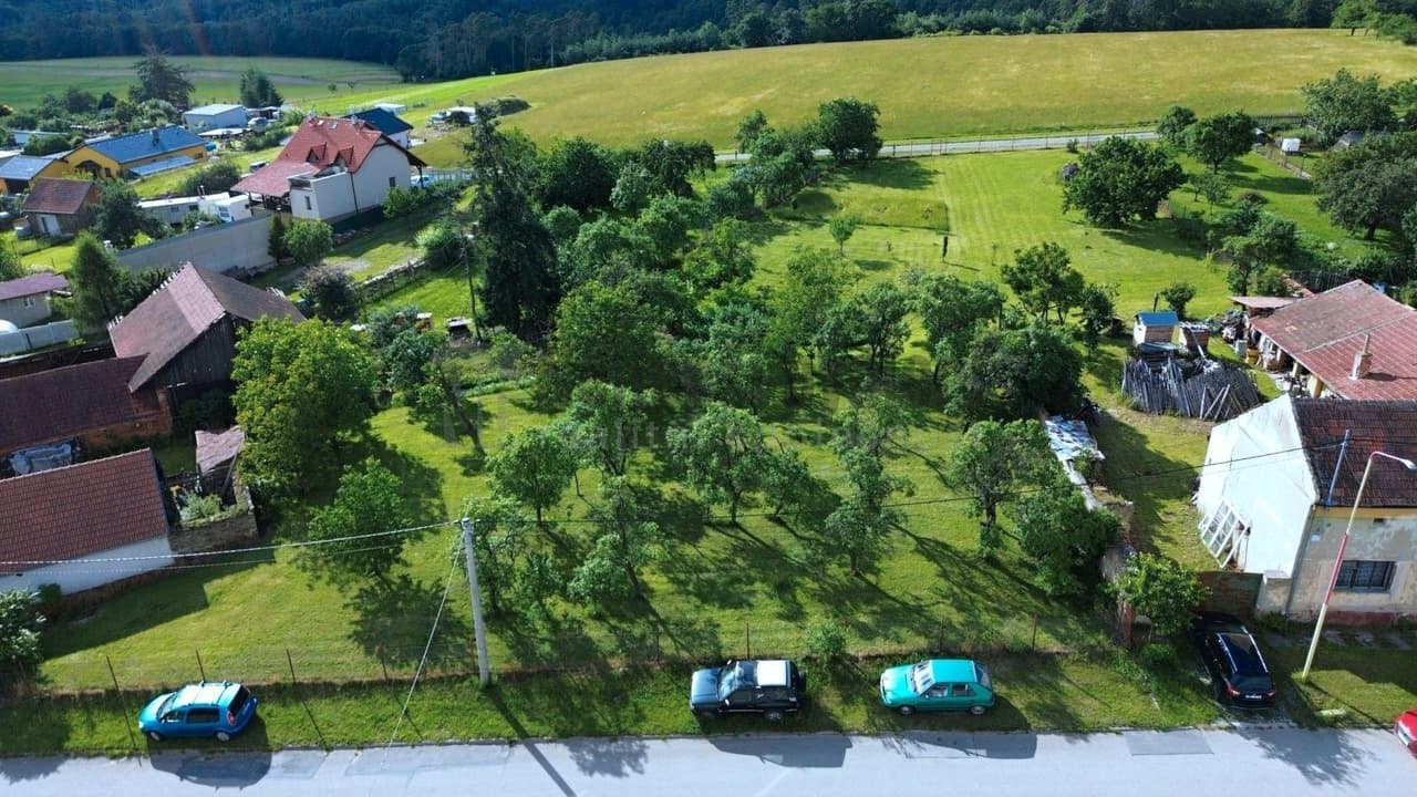 Prodej pozemku 962 m²
