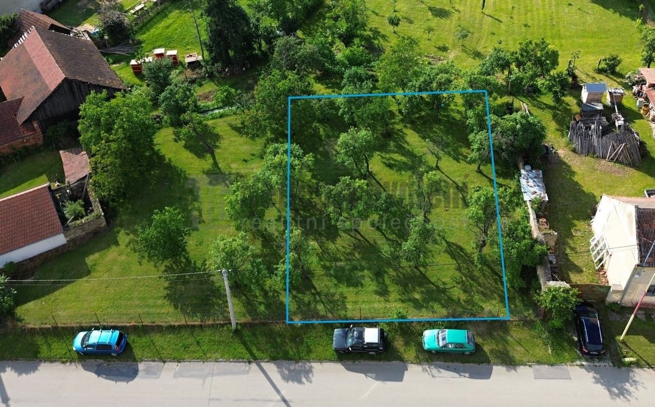 Prodej pozemku 490 m²
