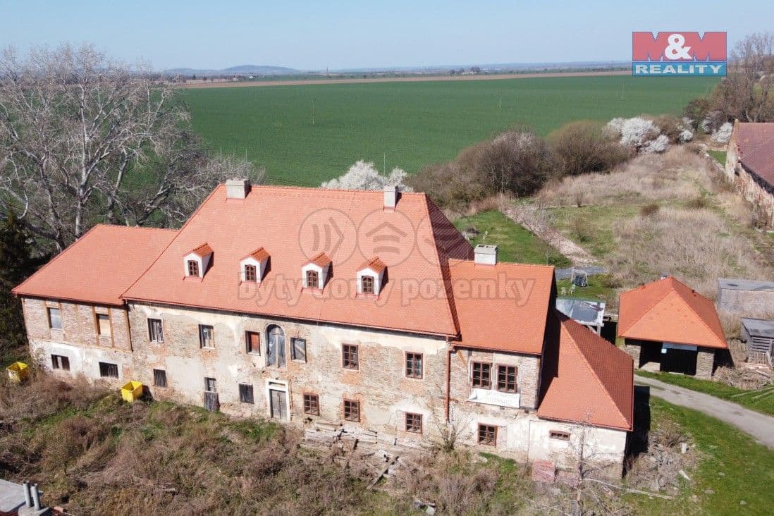 Prodej komerčního prostoru 983 m²