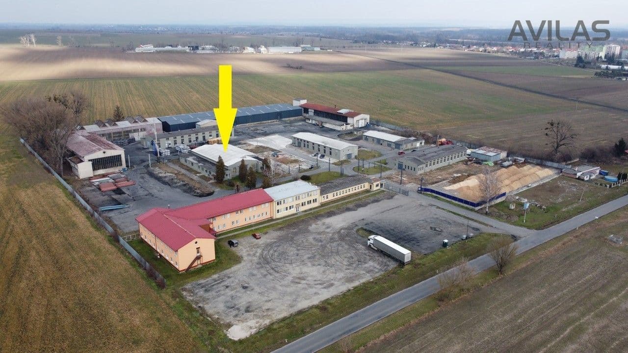 Pronájem komerčního prostoru 1200 m²
