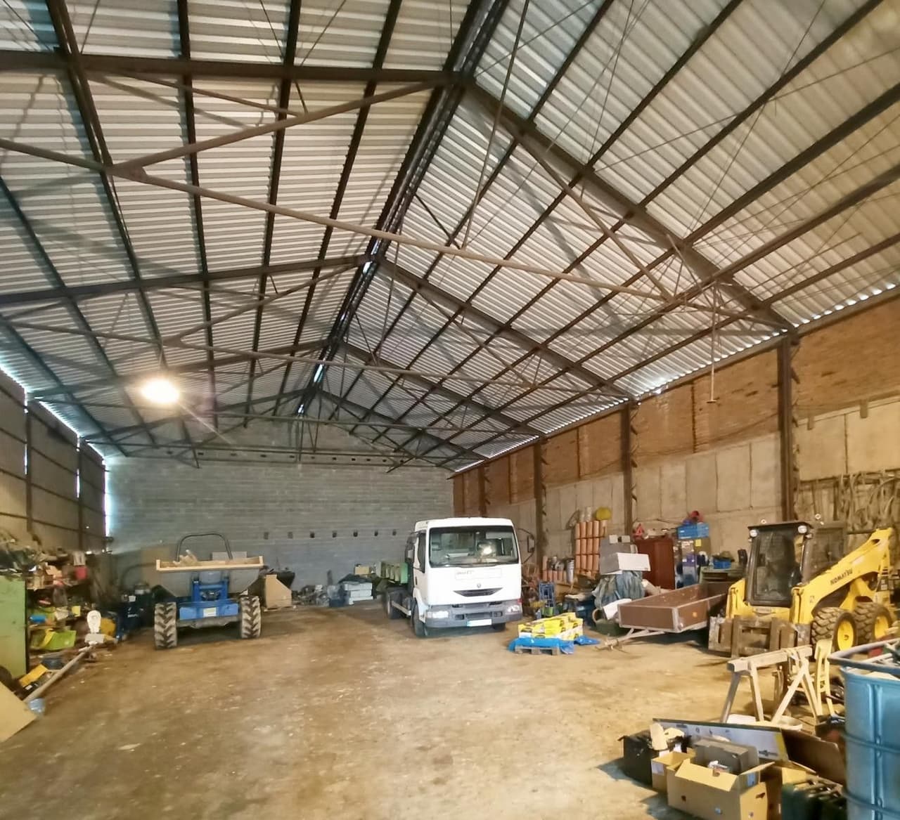 Pronájem komerčního prostoru 350 m²