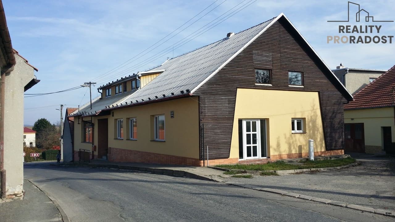 Pronájem komerčního prostoru 400 m²