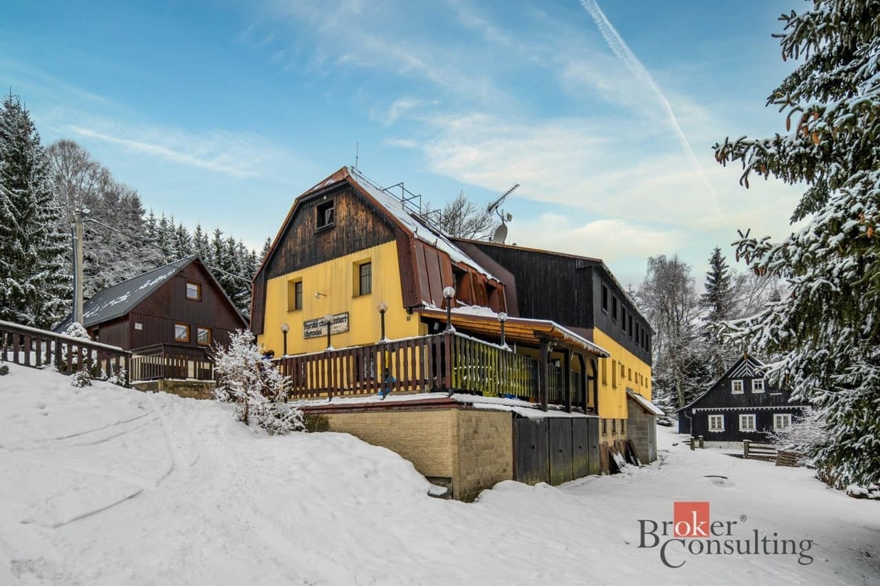 Prodej komerčního prostoru 498 m²