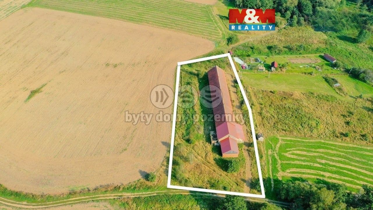 Prodej komerčního prostoru 916 m²