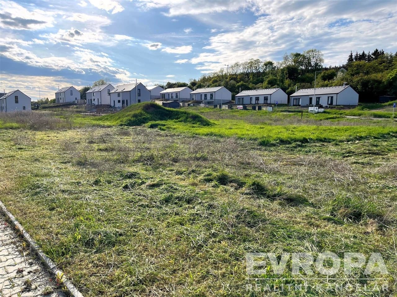 Prodej pozemku 814 m²