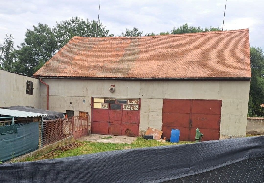 Prodej komerčního prostoru 220 m²