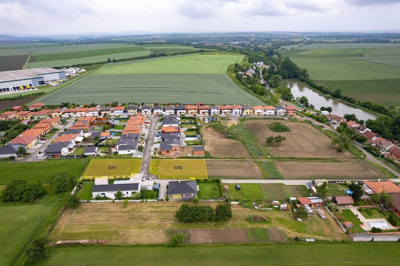Prodej pozemku 693 m²