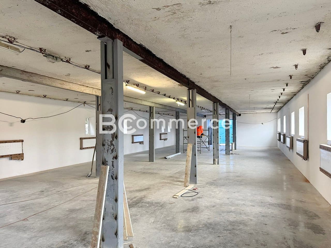 Pronájem komerčního prostoru 292 m²