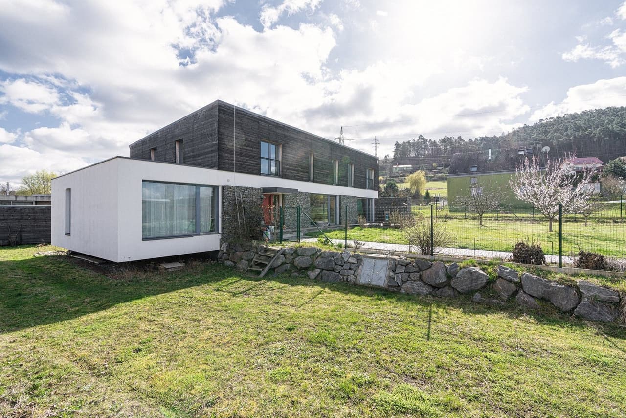 Prodej nemovitosti 250 m²