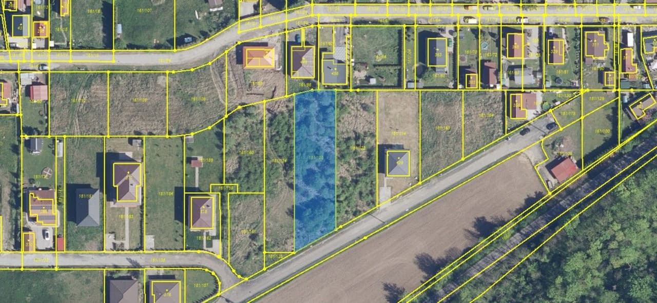 Prodej pozemku 1348 m²