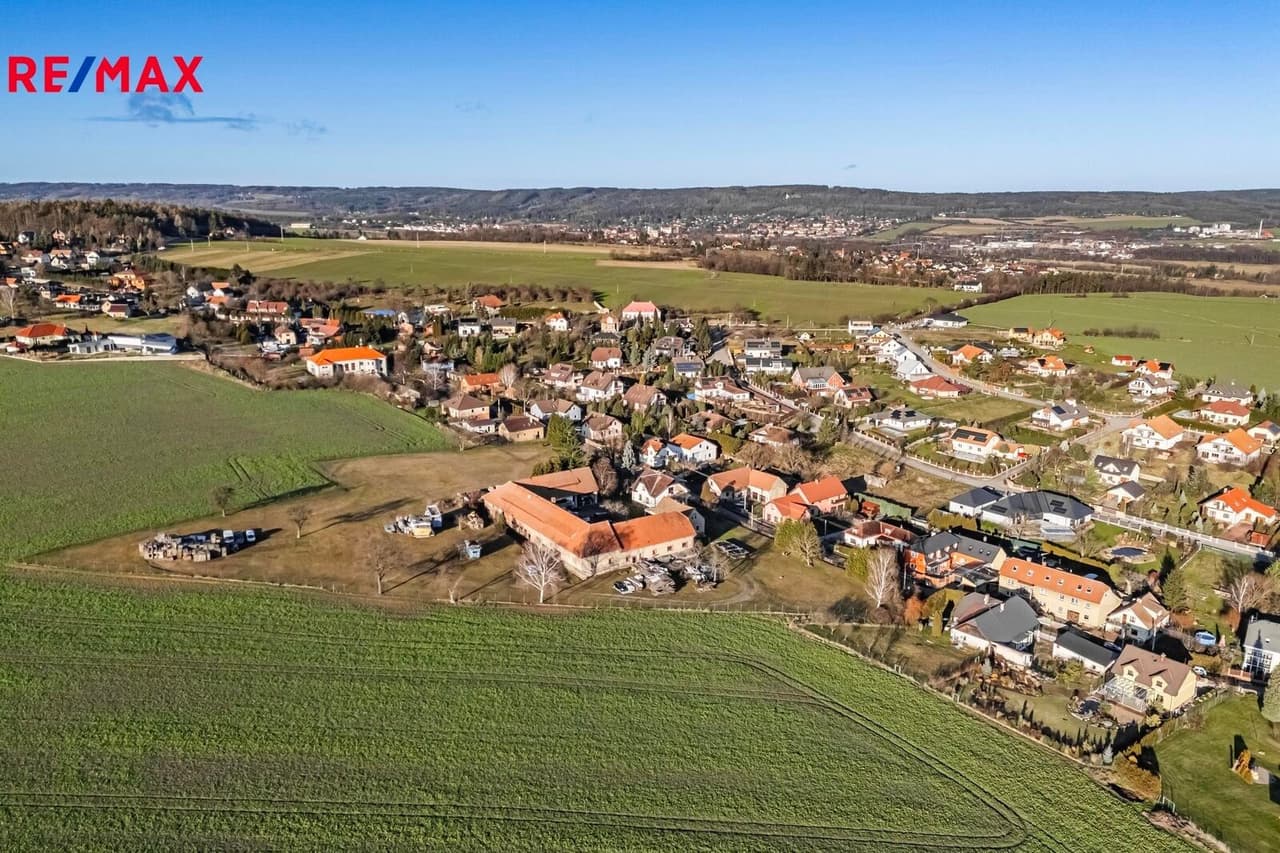 Prodej pozemku 2230 m²