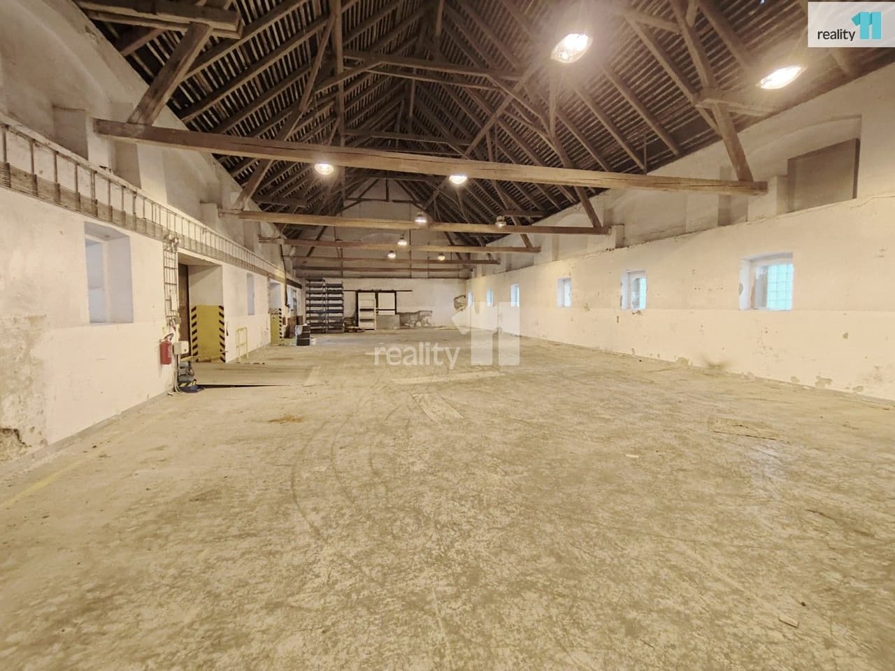 Pronájem komerčního prostoru 410 m²