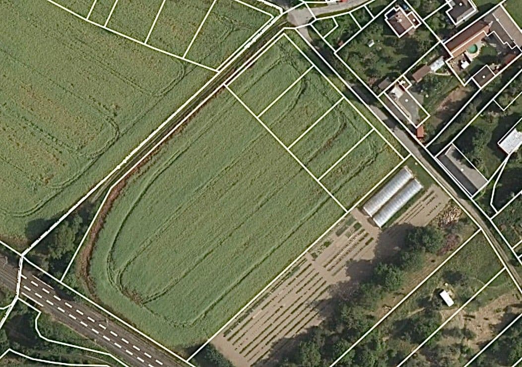 Prodej pozemku 911 m²