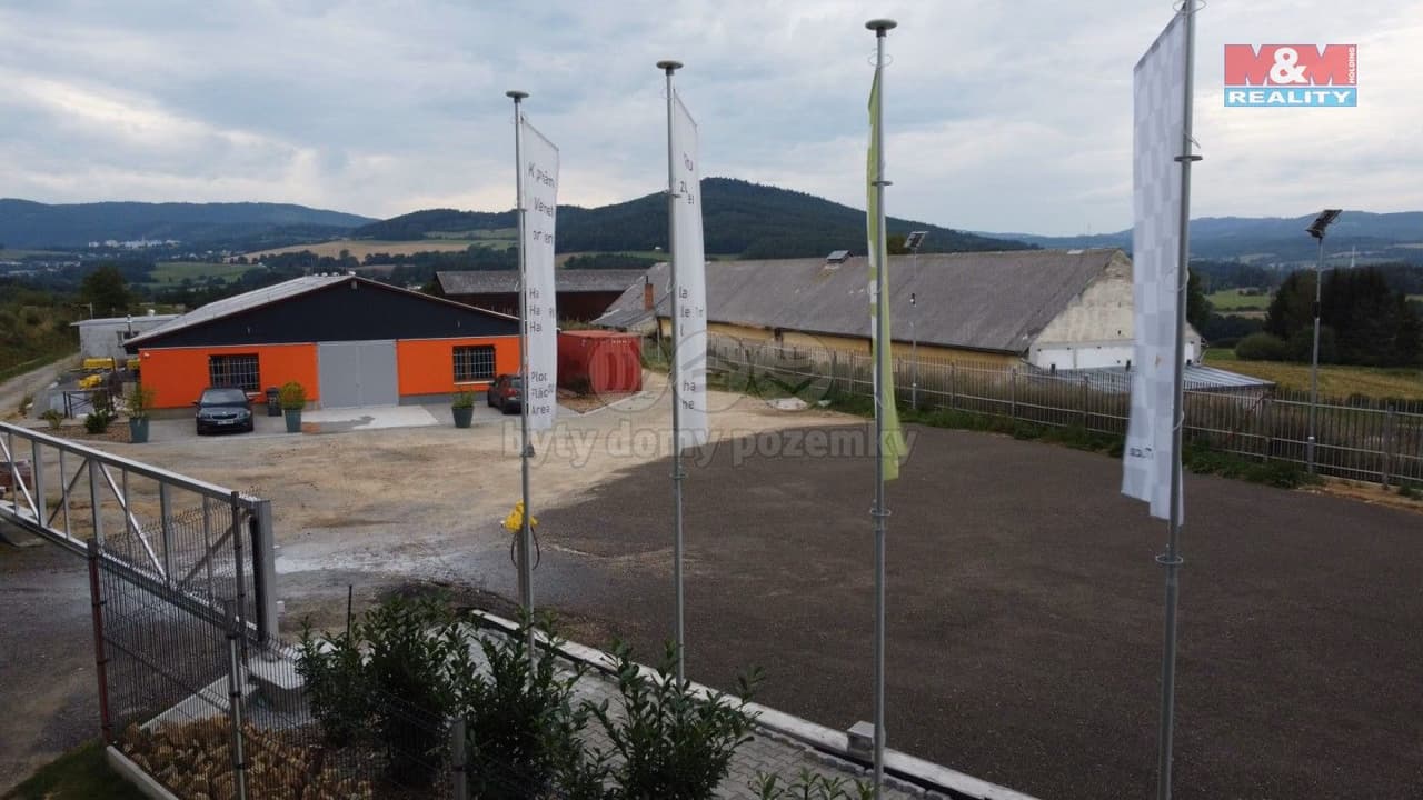 Pronájem komerčního prostoru 750 m²