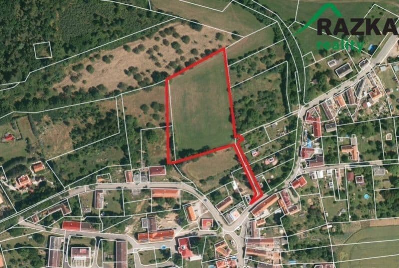 Prodej pozemku 9827 m²