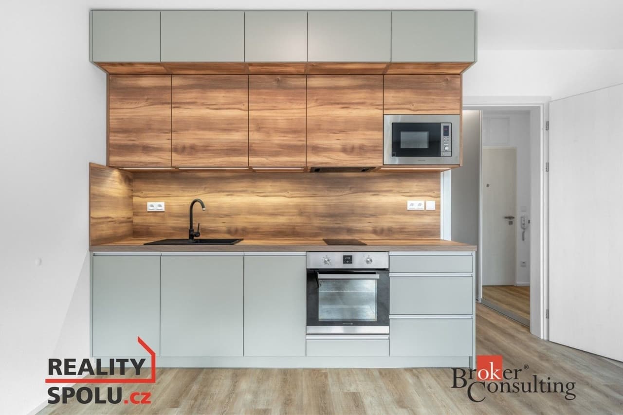 Pronájem bytu 1+kk 29 m²