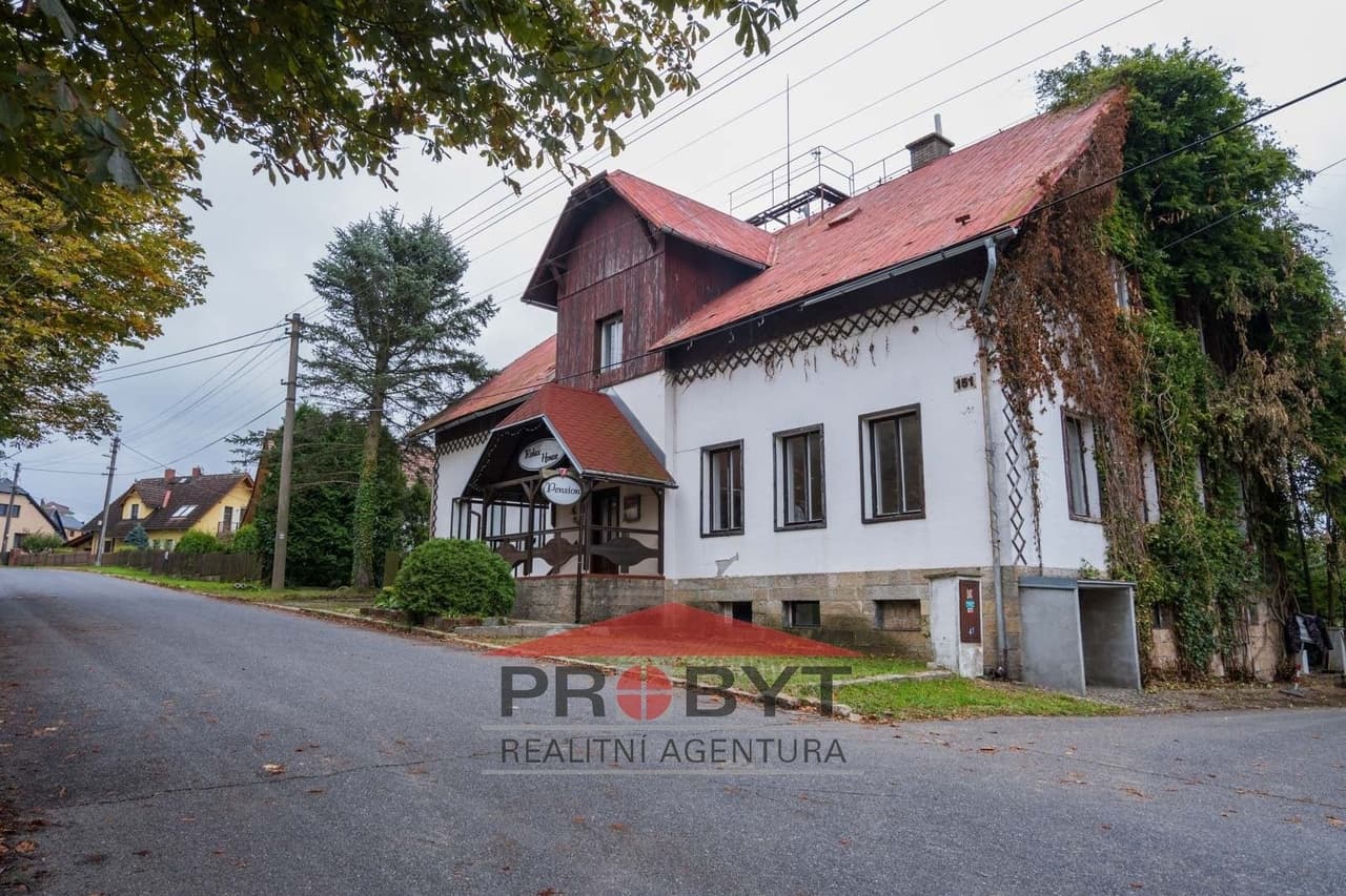 Prodej komerčního prostoru 1064 m²