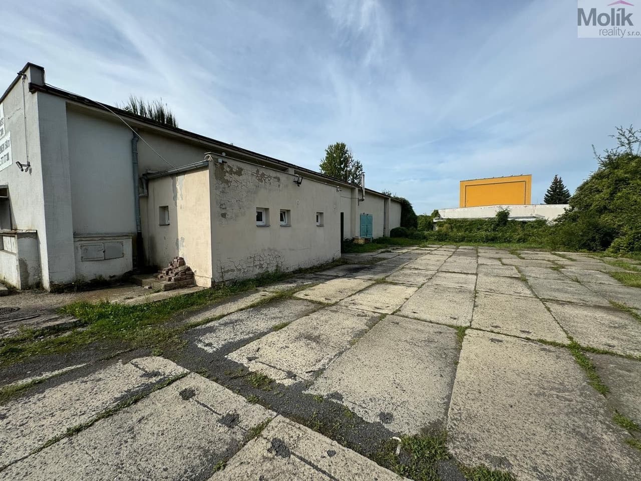 Prodej komerčního prostoru 1920 m²