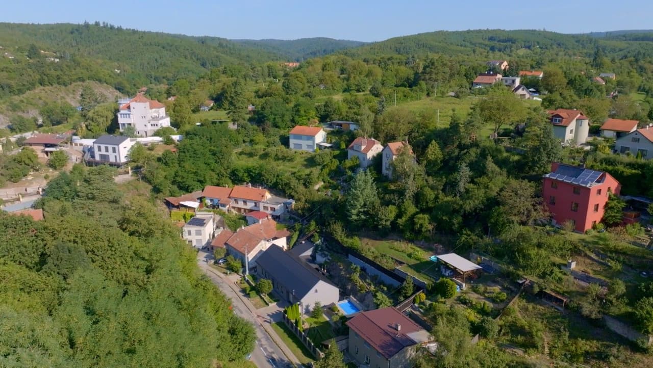 Prodej pozemku 1836 m²