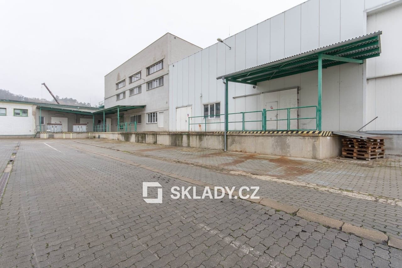 Pronájem komerčního prostoru 1931 m²
