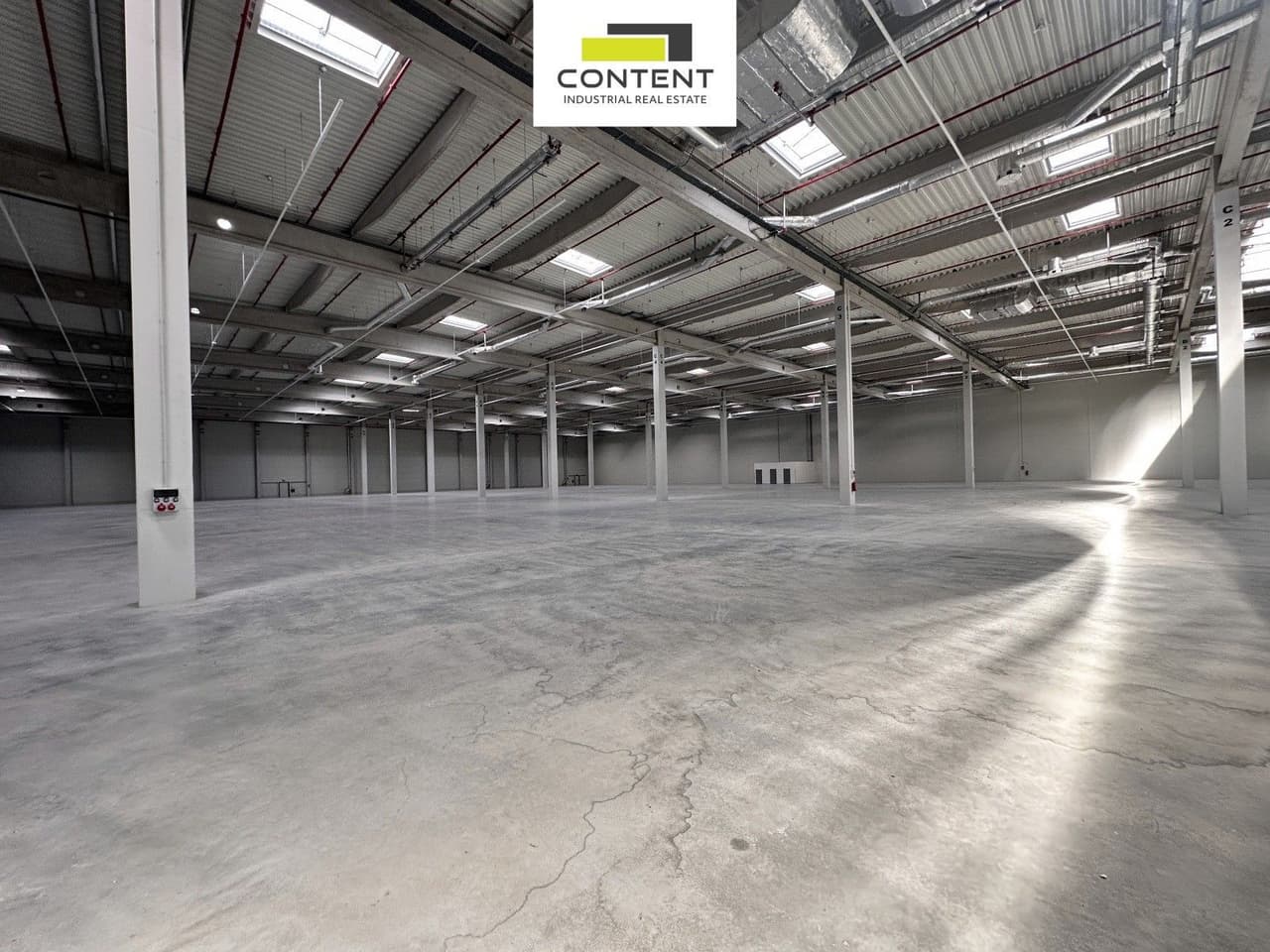 Pronájem komerčního prostoru 8890 m²
