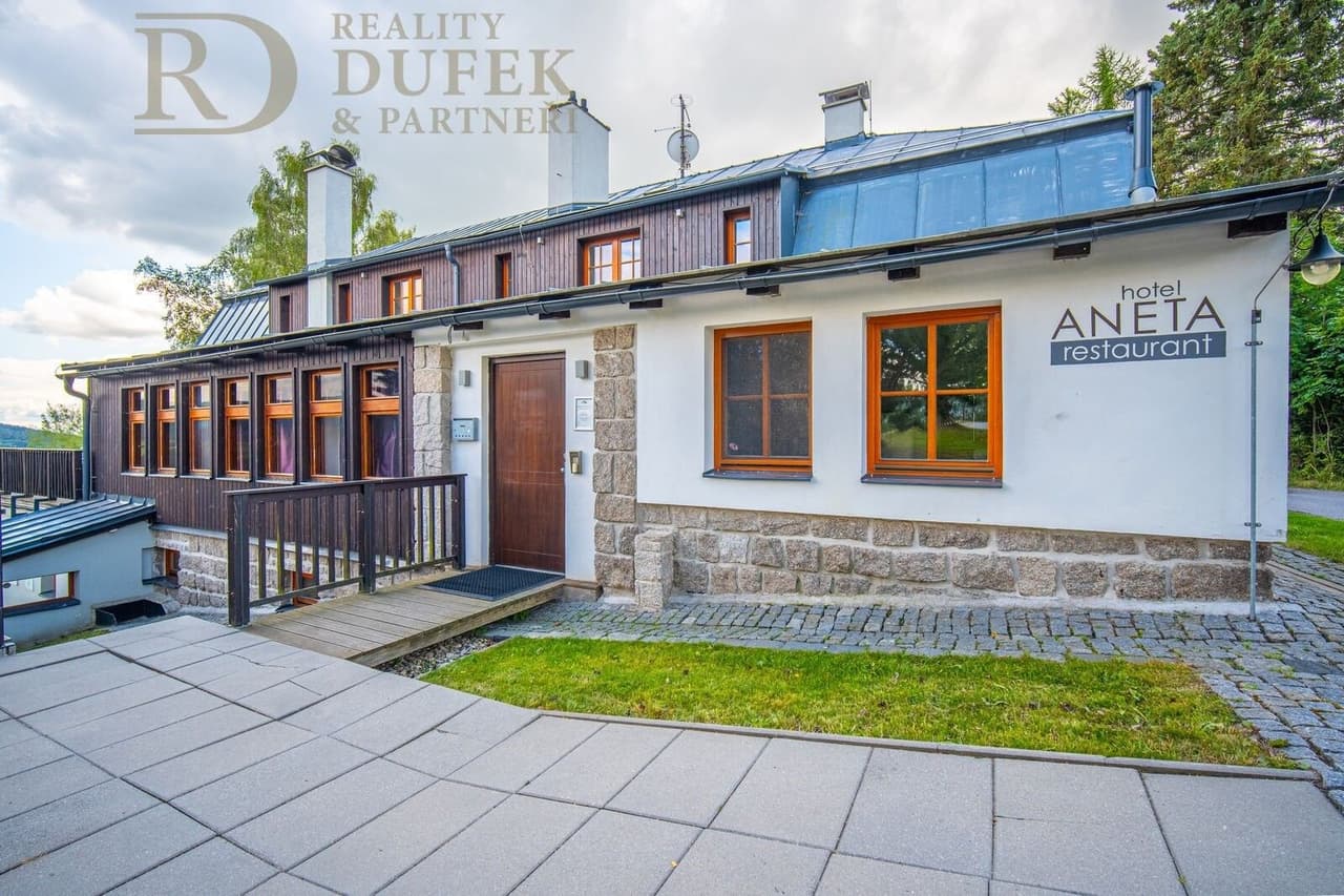 Prodej komerčního prostoru 631 m²